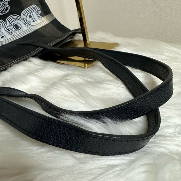 💯 Authentic Burberry Doodle Tote🍀 - Picture 5 of 16